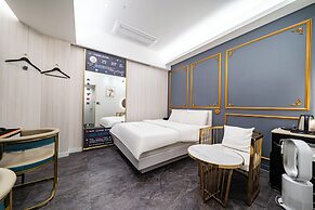 Instar Hotel