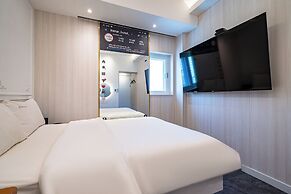 Instar Hotel