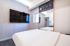 Instar Hotel