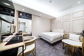 Instar Hotel