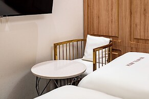 Instar Hotel