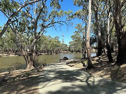 Deniliquin Riverside Caravan Park