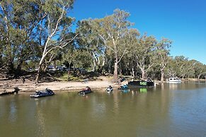 Deniliquin Riverside Caravan Park