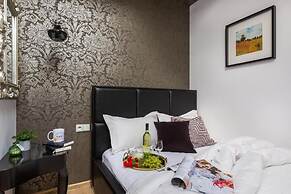 The Eleven by Fragola Apartments