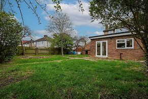 Spacious 4 Bed Semi-Detached Hse