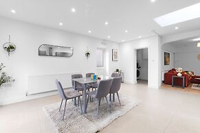 Spacious 4 Bed Semi-Detached Hse