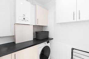 Spacious 4 Bed Semi-Detached Hse