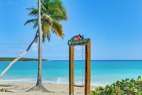 Walk to Playa La Chata! Casita w/ Pool Access