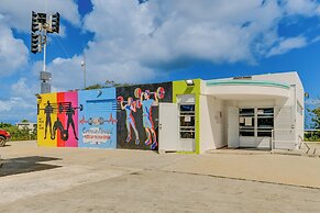 Hillside Vieques Casita w/ Pool & Hot Tub Access!