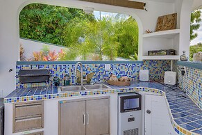 Hillside Vieques Casita w/ Pool & Hot Tub Access!