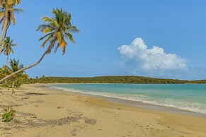 Hillside Vieques Casita w/ Pool & Hot Tub Access!