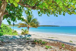 Walk to Beach! Vieques Casita w/ Pool Access
