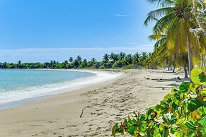 Walk to Beach! Vieques Casita w/ Pool Access