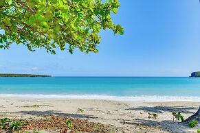 Walk to Beach! Vieques Casita w/ Pool Access