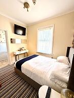 The Carlton Hotel