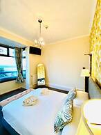 The Carlton Hotel