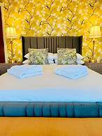 The Carlton Hotel