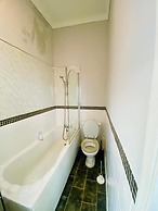 The Carlton Hotel