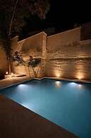 CAVA Urban Relais