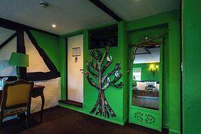 The lion hotel