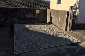 Bumble Cottage - Parking - Pet - Garden - Sleeps 4