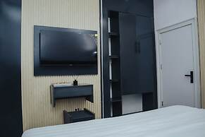 The Rock Aparthotel