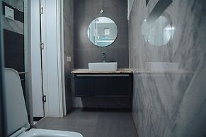 The Rock Aparthotel