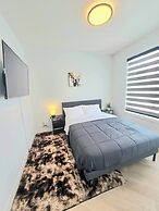 Serene 3 Bedroom Home Near YEG With Pool Table