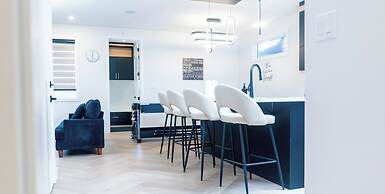 Serene 3 Bedroom Home Near YEG With Pool Table