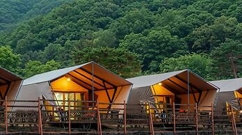 Hongcheon Huttopia Glamping