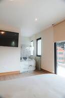 Saya Hotel & Suites