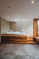 Saya Hotel & Suites
