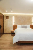 Saya Hotel & Suites