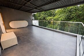 Taaffeite Hotels And Resorts