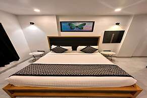Taaffeite Hotels And Resorts