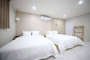 HARU HOTEL