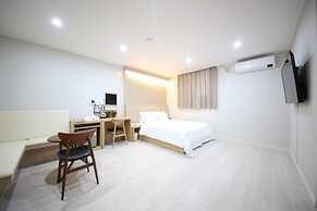 HARU HOTEL