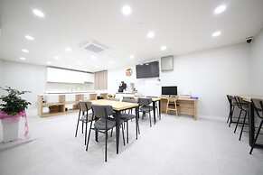 HARU HOTEL