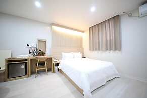 HARU HOTEL