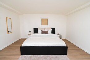 Relaxing 5BR Apartment Close to Downtown