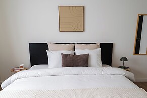 Relaxing 5BR Apartment Close to Downtown