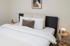 Relaxing 5BR Apartment Close to Downtown