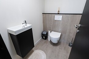 Relaxing 5BR Apartment Close to Downtown