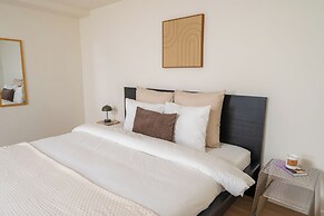 Relaxing 5BR Apartment Close to Downtown