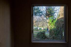 1 Bed Cabin Between Falmouth & Truro