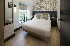 The Sixty 19 Stylish Studios and Apt.