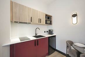 The Sixty 19 Stylish Studios and Apt.