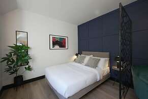 The Sixty 19 Stylish Studios and Apt.