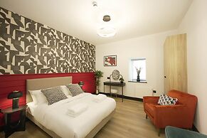 The Sixty 19 Stylish Studios and Apt.