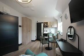 The Sixty 19 Stylish Studios and Apt.